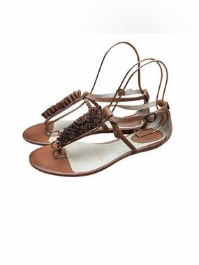 FRYE Wrapped Laurel Flower women size 9   T-Strap Flat Leather Sandals